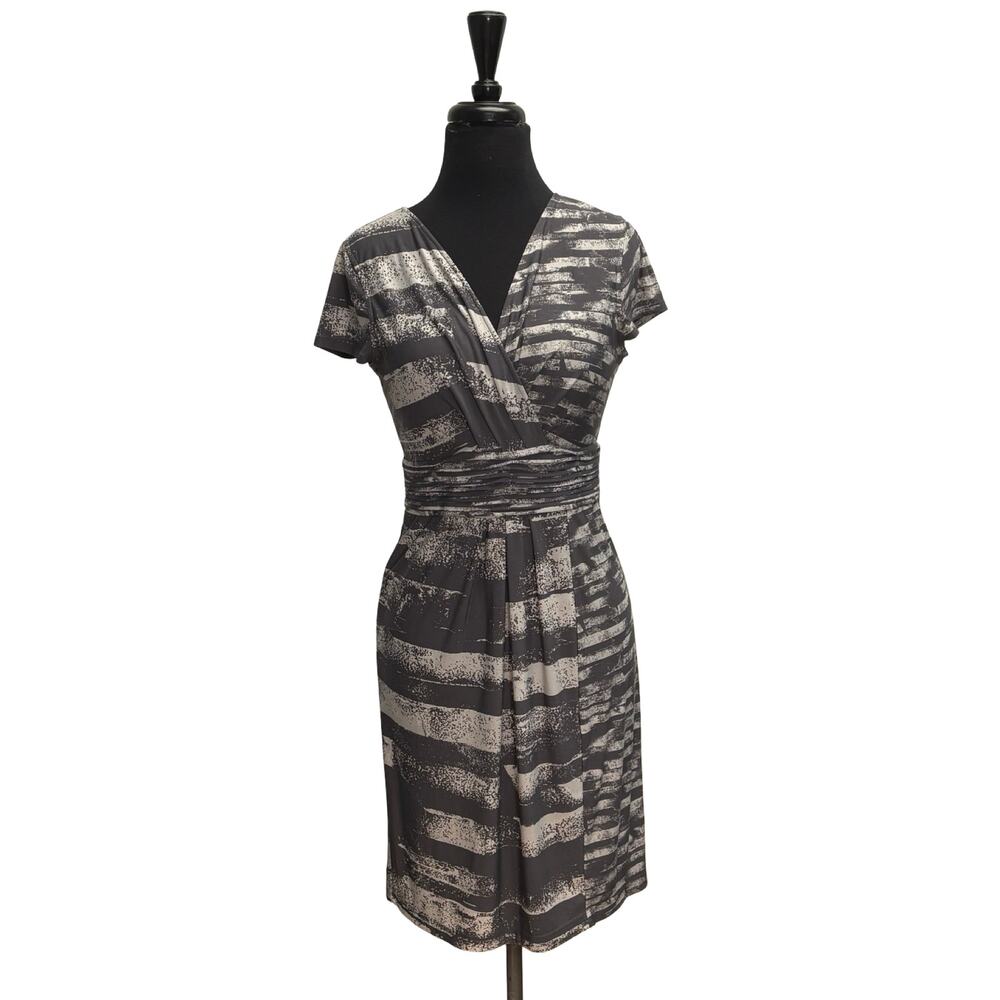 BCBG Maxazria Ruched Sheath Dress Small Gray Abstract EUC